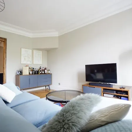 Spacious Unoverlooked Nest With Open View 公寓 巴黎