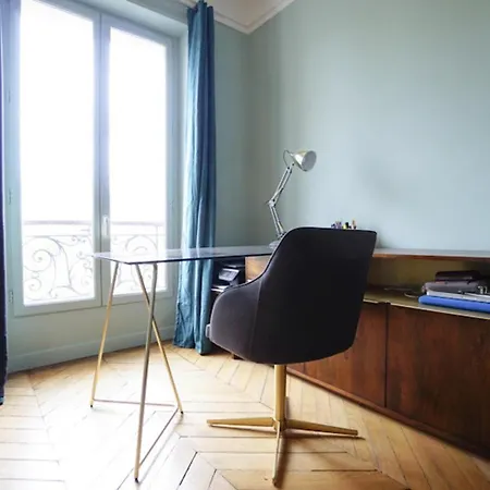 Spacious Unoverlooked Nest With Open View Apartamento Paris
