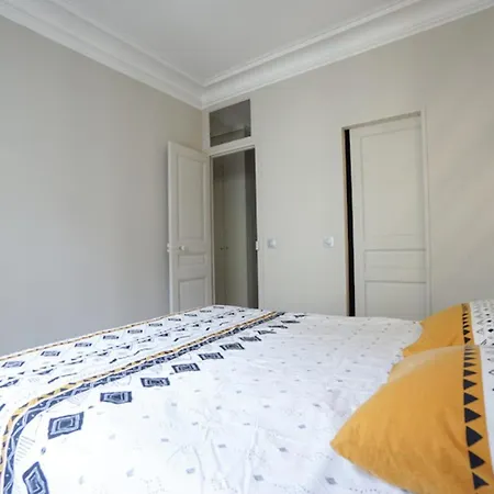Spacious Unoverlooked Nest With Open View Апартаменты *