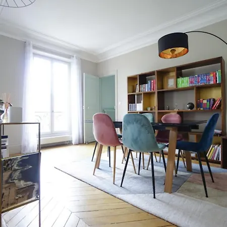 Spacious Unoverlooked Nest With Open View Апартаменты